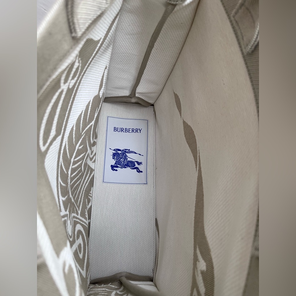 BURBERRY Canvas Tote Bag- Hunter IP Pattern - Picture 11 of 11